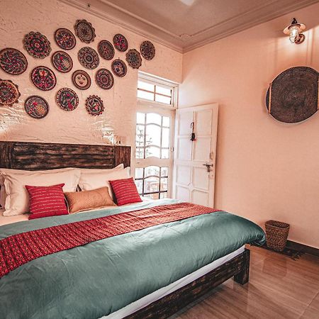 Parvatah Villa Bir  Exterior photo